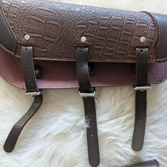 Costume Armor: shoulder and arm guard - Picture 2 of 4